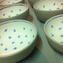 plats-bols-blau/ -reproducciones antiguas de disseños florares. Un proyecto de Artesanía de Rossita Viade Pintu - 27.01.2017