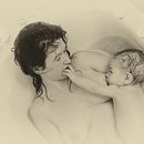 Lactancia Materna (con Oli y Llum). Photograph project by Manuel Martínez - 03.28.2017