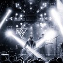 Escenografía para la gira ‘Diez Años y Un Día’ de Dorian (2015). Lighting Design, and Set Design project by Emma Redondo - 05.05.2015