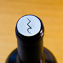 Packaging Vino El Silencio. Een project van  Br, ing en identiteit,  Ontwerp, Productontwerp, Grafisch ontwerp, Fotografie, Traditionele illustratie, Marketing, Packaging,  Reclame, Retoucheren van foto's, T y pografie van Sonia Agulló Ponce - 26.06.2017