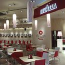 Lavazza, coffee shops. Een project van Architectuur, Interactief ontwerp,  Br, ing en identiteit, Interieurontwerp y Meubelontwerp en -bouw van AMA design studio - 27.03.2018