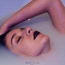 La dama del agua. Un proyecto de Fotografía, Fotografía de moda, Fotografía de retrato e Iluminación fotográfica de Sandra Obarrio - 23.05.2018