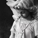 "Angel". Un proyecto de Bellas Artes, Diseño de personajes, Diseño gráfico, Iluminación fotográfica e Ilustración digital de Rosana Abad Luz - 21.06.2018