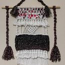 Mi Proyecto del curso: Introducción al macramé: creación de un tapiz decorativo. Un proyecto de Artesanía de Edith Velez - 29.12.2018
