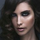 Mi Proyecto del curso: Retoque fotográfico de moda y belleza con Photoshop. Un proyecto de Fotografía, Fotografía de estudio, Fotografía de moda y Fotografía de retrato de Eduard Ferràs - 27.12.2018