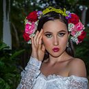 Retoque fotográfico. Un proyecto de Fotografía, Fotografía de estudio, Fotografía de moda, Fotografía de retrato e Iluminación fotográfica de Carmen Pérez Cabrera - 03.02.2019