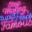 Lettering Digital "Stop Making Stupid People Famous". Calligraph, Graphic Design, Lettering, T, and pograph project by Nicolás Quesada - 03.07.2019