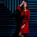 Editorial - Red in blue Ein Projekt aus dem Bereich Fotografie, Modefotografie, Porträtfotografie, Digitalfotografie, Beleuchtung für Fotografie und Fotoretuschierung von Miriam Eme - 10.02.2019