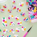 Metal y esmalte. Jewelr, Design, Arts, Crafts, Printing, Pattern Design, and Painting project by Sara Ivorra Cabello - 04.12.2021