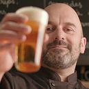 "LA CERVEZA, BIEN TIRADA" (Carambola). Un proyecto de Cine, vídeo, televisión, Creatividad y Vídeo de Dani Carmona - 28.03.2019