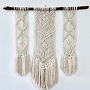 Mi Proyecto del curso: Introducción al macramé: creación de un tapiz decorativo. Un progetto di Artigianato, Creatività e Design di Estefanía Gutiérrez Herrera - 09.06.2019