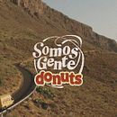 Somos Gente Donuts. Creativit, Art Direction, Graphic Design, Photograph, Marketing, Digital Marketing, Advertising, and Social Media project by Jennifer Vega - 06.21.2019