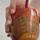 Proyecto: Redes Sociales "Made in hope - Objetos". Un proyecto de Marketing Digital de Antonella Borba - 23.03.2020
