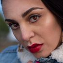 Mi Proyecto del curso: Retoque fotográfico de moda y belleza con Photoshop. Un proyecto de Fotografía de retrato de María José Larios Gonzalez - 07.08.2019