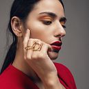 Mi Proyecto del curso: Retoque fotográfico de moda y belleza con Photoshop. Un progetto di Fotografia in studio, Fotografia di moda, Fotografia di ritratto e Ritocco fotografico di Martín Rojas - 27.09.2019