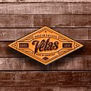 IDENTIDAD CORPORATIVA / Vetas Co. Ideas en Pallets. Br, ing, Identit, Interior Design, Logo Design, Furniture Design, Making, Graphic Design, and Packaging project by Agustín Retamar - 10.22.2019
