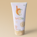Diseño de logotipo y packaging para crema solar elaborada sólo con productos naturales.. Graphic Design, and Traditional illustration project by Verónica Zara Benítez - 10.06.2019