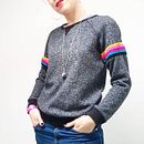 Stripey Sweater . Un proyecto de Artesanía y Costura de Emma Friedlander-Collins - 03.01.2020