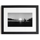 B/W. THE FISHERMAN, Costa Norte, La Habana, Cuba.. Un progetto di Fotografia, Fotografia digitale e Fotografia all'aperto di Alex Carcedo - 09.01.2020