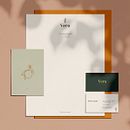 Vera Cocina Vegana. Un proyecto de Diseño de logotipos, Diseño editorial y Diseño gráfico de Nadia Elizabeth Moreno Romo - 30.01.2020