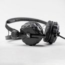 Loconoise Sennheiser hd25 cascos customizados. Un proyecto de 3D, Diseño de producto, Diseño industrial, Fotografía de estudio, Fotografía de producto, Fotografía para Instagram, Iluminación fotográfica y Modelado 3D de Jose Cunyat - 15.08.2019