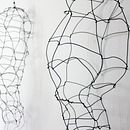 corpolinha. Een project van  Beeldende kunst van Anna Moraes - 20.03.2020