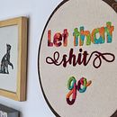 Mi Proyecto del curso: Letras bordadas: el hilo como herramienta gráfica. Un projet de Broderie de Diana Gordillo IG: @corazonada.dg - 24.03.2020