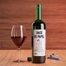 Etiqueta para vino tinto (proyecto ficticio) y visualización 3D. Un proyecto de 3D, Br, ing e Identidad, Dirección de arte, Fotografía de producto, Fotografía gastronómica, Ilustración tradicional, Ilustración digital, Ilustración vectorial, Modelado 3D y Packaging de Joaquín Borrego Chía - 26.03.2020