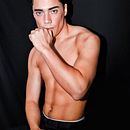 VICTOR - Personal. Un proyecto de Fotografía, Fotografía de estudio y Fotografía de moda de Josué Meneses - 29.03.2020