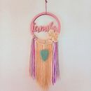 LETRERO CON FLOR DE MACRAMÉ. Un progetto di Creatività di Luz Elena Villalobos - 05.04.2020