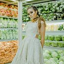 De compras . Un proyecto de Fotografía artística, Fotografía de moda, Fotografía de retrato y Retoque fotográfico de Jonathan Vega - 06.08.2019