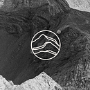 Sierra Conscious Climbing. Un proyecto de Br, ing e Identidad, Diseño de logotipos y Diseño gráfico de Marta Montenegro - 10.05.2020