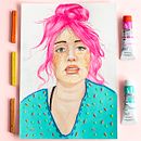 Bubblegum hair, embrodiered shirt. Un proyecto de Bordado, Dibujo de Retrato, Diseño de moda e Ilustración tradicional de Angela Hernandez - 14.05.2020