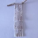 Mi Proyecto del curso: Introducción al macramé: creación de un tapiz decorativo. Un proyecto de Macramé de sarasanchezromero - 18.05.2020