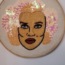 Meu projeto do curso: Retratos bordados com pedrarias. Un progetto di Ricamo di Priscila Pansutti - 16.06.2020