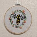 Bee. Een project van Borduurwerk van Kimberly Tan - 05.11.2019
