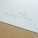 The Natural Skincare (Logo design). Un projet de Création de logos , et Design graphique de Eduardo Morente - 10.06.2020