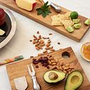 Tablas de quesos. Un proyecto de Decoración de interiores, Diseño de producto, Fotografía, Interiorismo y Publicidad de Laura Alonso - 07.07.2020