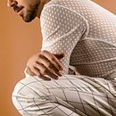 NEW WHITE for Art of Portrait Magazine. Studio Photograph, Fashion Photograph, Portrait Photograph, and Photo Retouching project by Juanfe Gómez Rattakunchorn - 07.22.2020