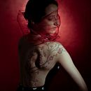 New Normal. Autorretrato. Self-Portrait Photograph, Photograph, Studio Photograph, Fashion Photograph, Portrait Photograph, and Digital Photograph project by Vanessa Alami Vidal - 01.28.2021