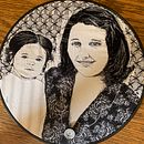 My project in Creation of Embroidered Portraits course - My grandmother holding my mom. Un progetto di Ricamo di Paula Montgomery - 23.08.2020