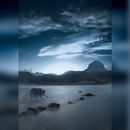 Resultado final: Lago de Sanabria en un amanecer muy especial.. Un progetto di Fotografia, Fotografia digitale, Fotomontaggio, Illustrazione tradizionale e Ritocco fotografico di photoharper87 - 15.09.2020