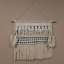Mi primer tapiz en Macramé . Een project van Macramé van Gabriela Martinez Chacón - 14.10.2020