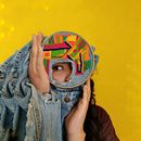 Chaqueta colorida . Un proyecto de Artesanía, Bordado, Costura, Creatividad, DIY, Upc y cling de Itzel Serna - 29.09.2020