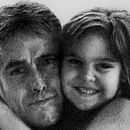 Padre e Hija. Un proyecto de Dibujo, Dibujo a lápiz, Dibujo artístico, Dibujo de Retrato y Dibujo realista de Eduardo Aros - 31.07.2020