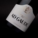 Ad Gaude | Diseño de etiqueta de vino Casa Cesilia. Een project van  Art direction, Grafisch ontwerp y Packaging van Feroz Estudio - 02.12.2020