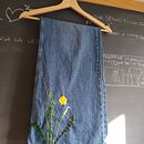 My jeans with the dandelion. Un projet de Artisanat de Elisa - 09.01.2021