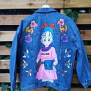 Cazadora denim pintada a mano con un diseño personalizado de "Bola de Dragón" | Hecha con pintura acrílica para tela y marcador | Previamente creado con Adobe Photoshop CS6 . Projekt z dziedziny Craft,  Sztuki piękne,  R, sunek, Manga, Malarstwo akr i lowe użytkownika LAURA SOMOSIERRA MARISCAL - 10.01.2021