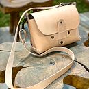 Sun tanned shoulder bag Mi Proyecto del curso: Creación de bolsos de cuero artesanales para principiantes . % Luis tarafından hazırlanan Sanat ve El Sanatları projesi - 01.26.2021