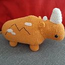Mountain Rhino 🏔️. Een project van Art to, Ontwerp van personages, Craft, Haken y DIY van doskj - 27.01.2021